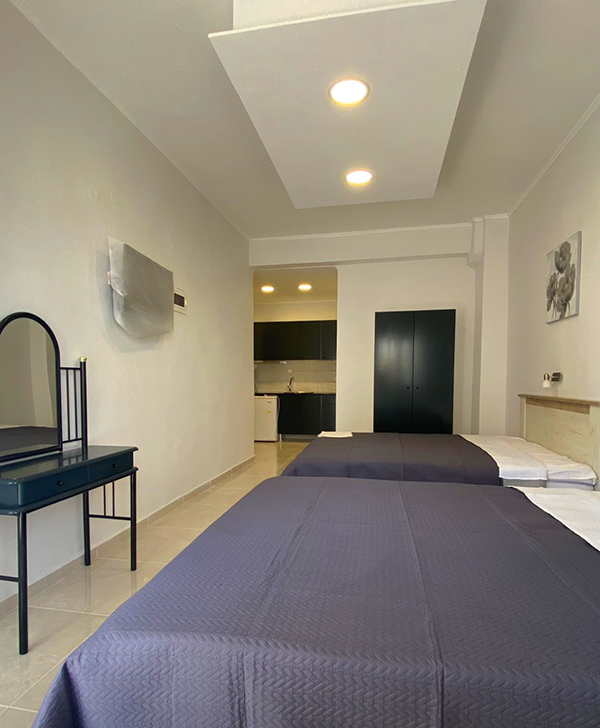 Room 4 - 2 Double Bed Deluxe Room